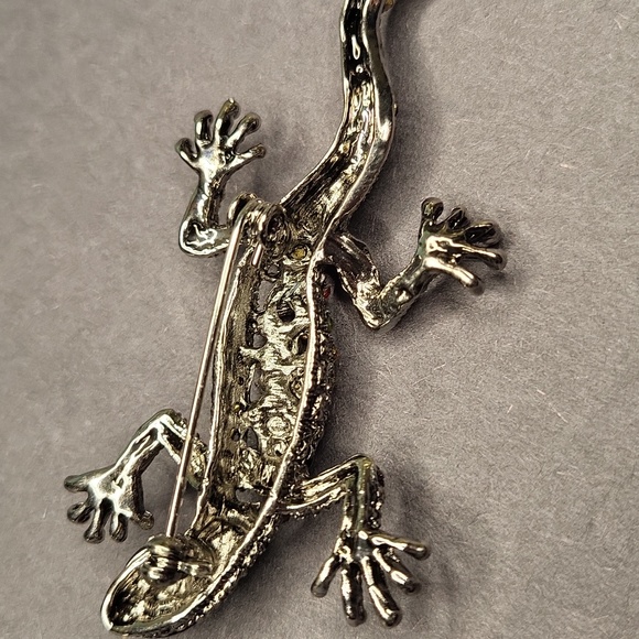 Colorful Rhinestone Gecko Brooch - Picture 3 of 4